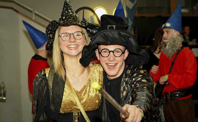 Auf den Spuren von Harry Potter: Hexen und Zauberer feiern gemeinsam