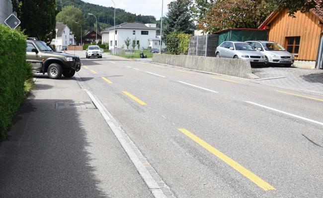 Bub auf Velo angefahren