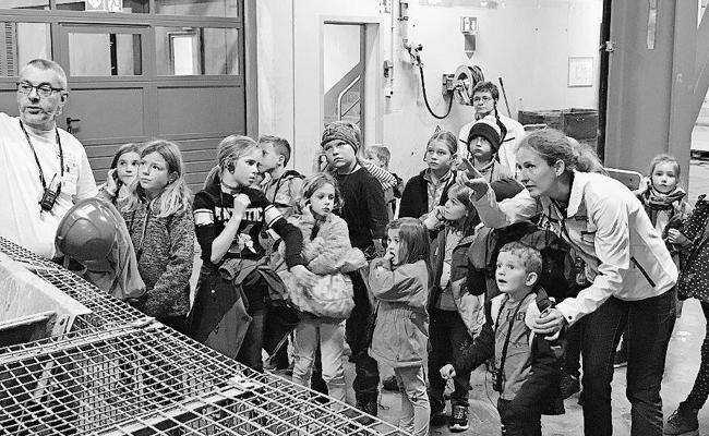 Kinder beschäftigten sich mit dem Thema Müll