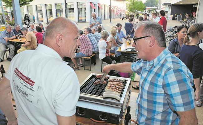 Redaktionswagen mitten im Zentrum