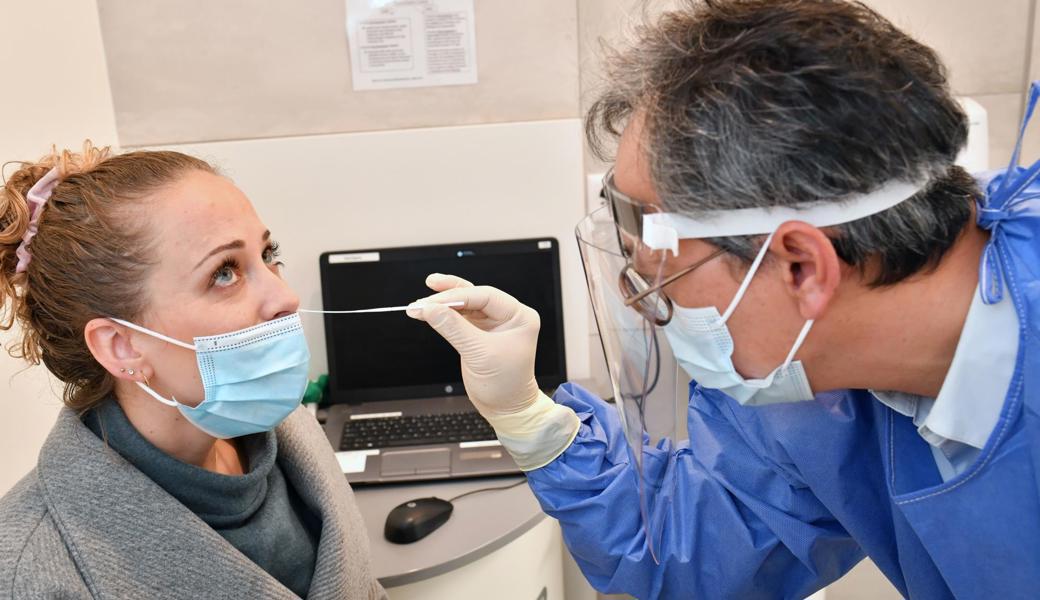 Corona-Schnelltests werden in Rheintaler Apotheken bisher erst vereinzelt durchgeführt oder in Betracht gezogen.