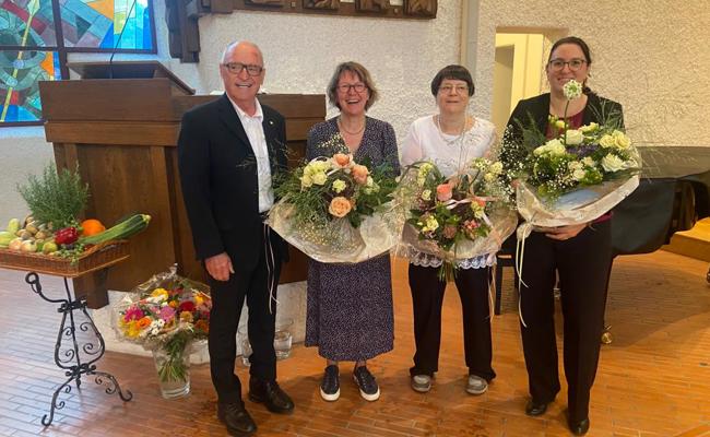Gottesdienst wurde unter dem Dach statt unter der Linde gefeiert