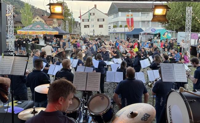 «Leute blieben bis halb vier»: Balger Fäscht zieht über 2000 Besucherinnen und Besucher an