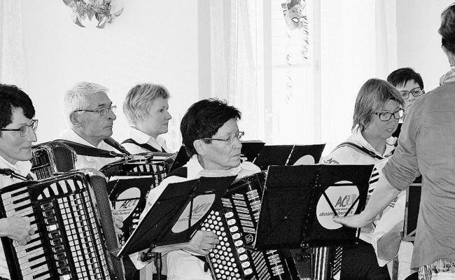 Ständchen des Akkordeon-Clubs  im «Rheinauen»
