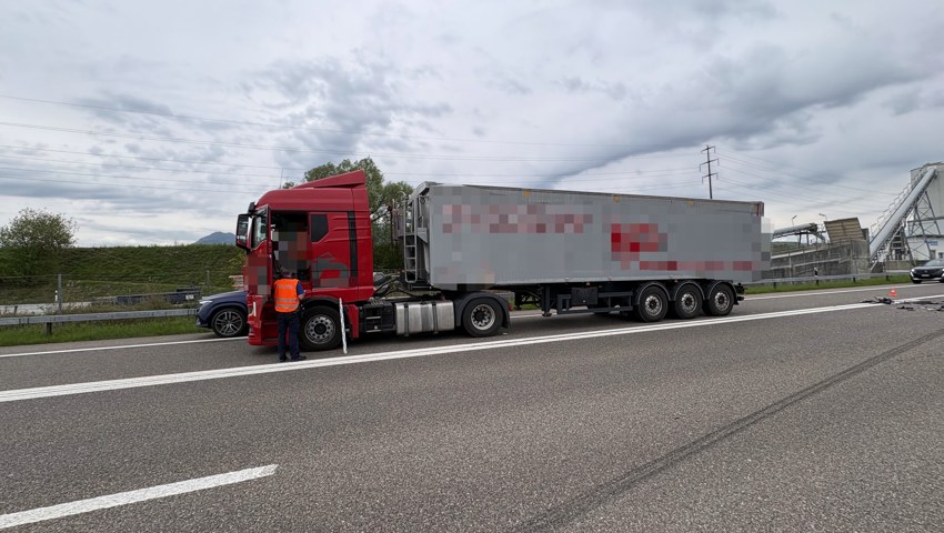 Unentschlossen bei der Ausfahrt Widnau: Zwei Autos und ein Lastwagen in Unfall verwickelt