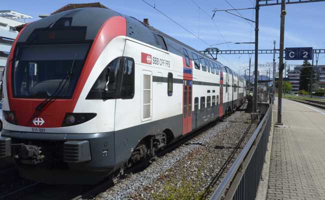 Eine kleine Tat der Nächstenliebe in einer dunklen Zeit: Ein Licht für Fremde sein - etwa im Zug