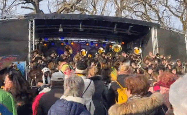 Maskenbälle, Umzüge und die volle Ladung Fasnacht - das läuft am Wochenende