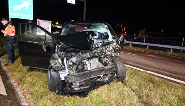 Unfall auf der Autobahn: Polizei sucht Zeugen