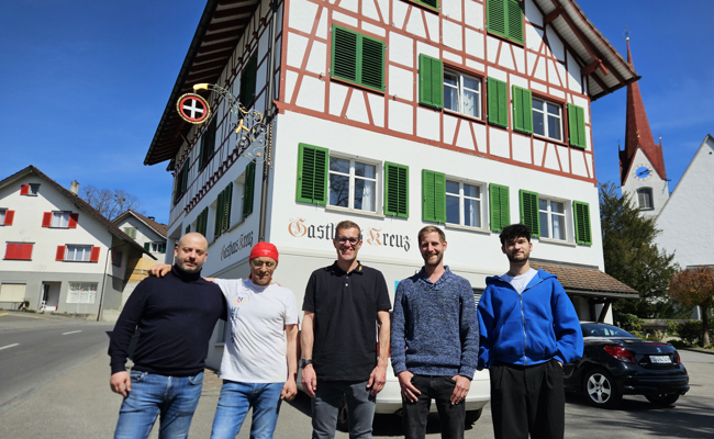 Neue Gastronomen im «Kreuz» und auf dem «Montlinger Schwamm»