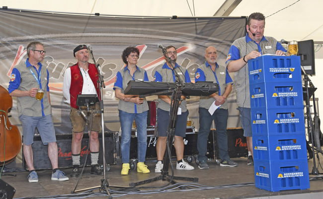 Andrea Schranz und Carsten Zeiske leiten neu den Sonnenbräu-Fanclub