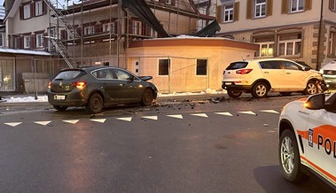 Totalschaden nach Unfall: Pannendienst hat zwei Autos abtransportiert