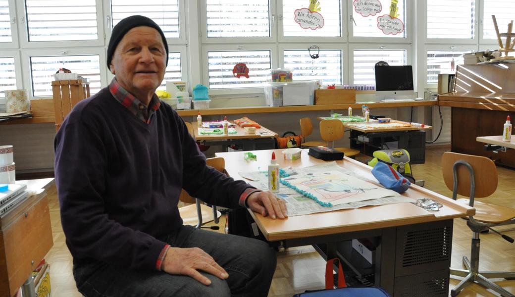 Seit 2015 ist Alfons Spirig an zwei Tagen pro Woche als Klassenassistenz in der Einführungsklasse im Schulhaus Blattacker im Einsatz.  