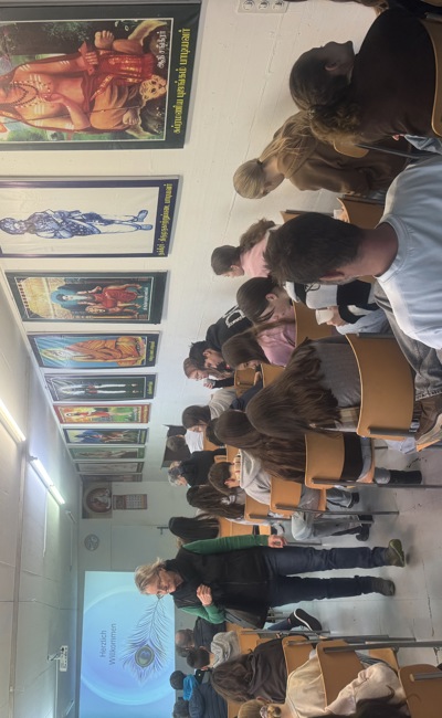 Schülerinnen und Schüler besuchten den Hindutempel