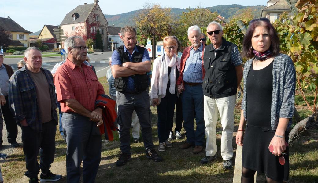 Ulrike Gondel-Kappus (Weingut Dopff au Moulin in Riquewihr, rechts) erklärt den Leserinnen und Lesern, was einen Grand Crus auszeichnet. Es ist ein Wein von hoher Qualität.