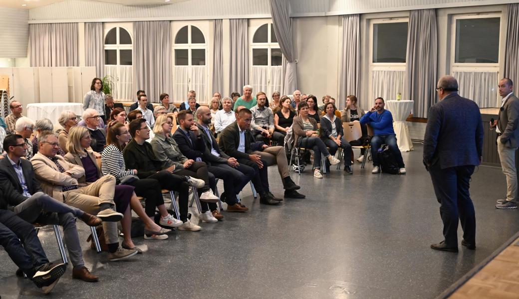 Gut 100 Interessierte kamen an den Infoabend, für dessen Besuch ein Corona-Zertifikat vorausgesetzt wurde.