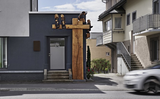 Ein neues Kunstwerk am Strassenrand fällt auf - es ist in guter Gesellschaft