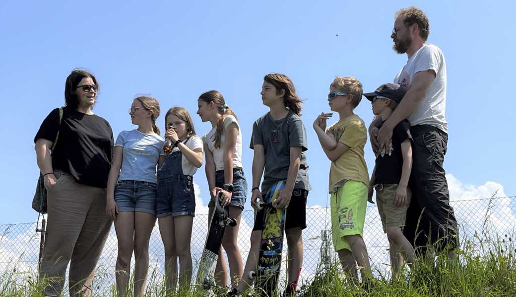 Von der natürlichen «Tribüne» beim Skaterpark hatte das Publikum einen guten Überblick. 