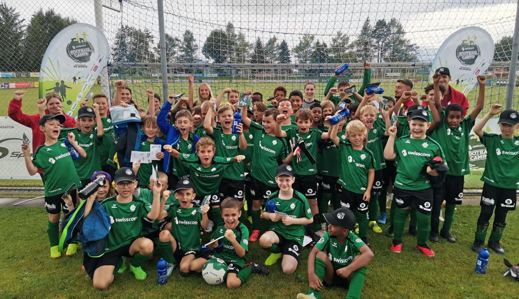 Swisscom Football Camp Widnau mit Profispielerinnen