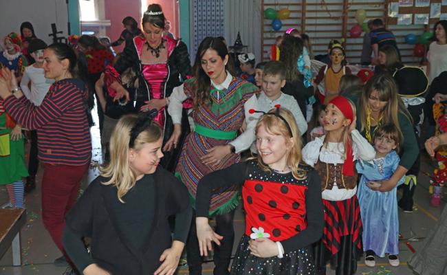 «Macarena» füllt die Tanzfläche
