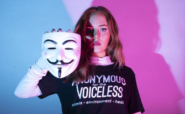 «Ich bin Aktivistin bei Anonymous»