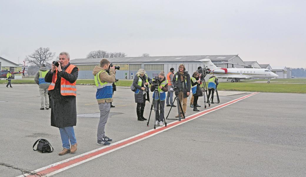 Vertreterinnen und Vertreter von nationalen und internationalen Medien sah man gestern Morgen deutlich mehr als ankommende Flugzeuge mit WEF-Teilnehmenden. 