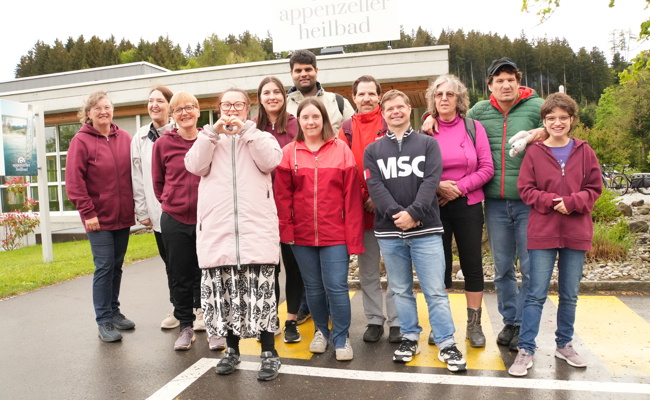 Ehrenmitglied leitet erfolgreiche Schwimmgruppe