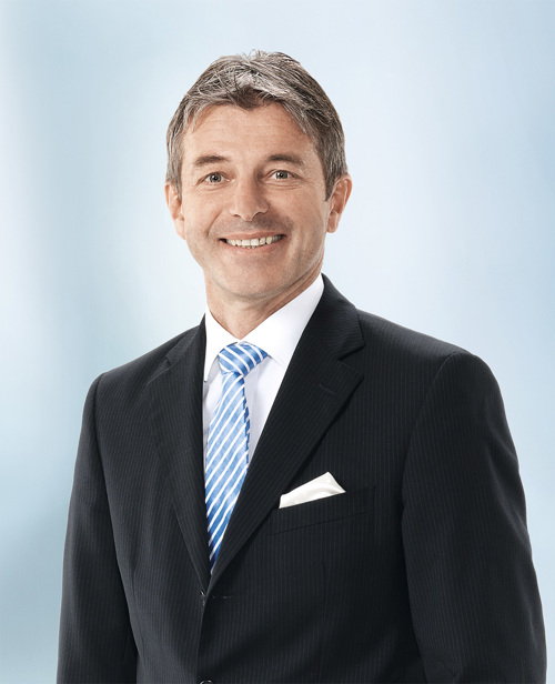 Jürgen Frei, Mitglied der Direktion, jürgen.frei@alpharheintalbank.ch Jürgen Frei, Mitglied der Direktion, jürgen.frei@alpharheintalbank.ch
