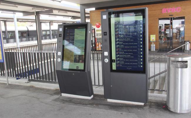Neue Info-Bildschirme am Bahnhof