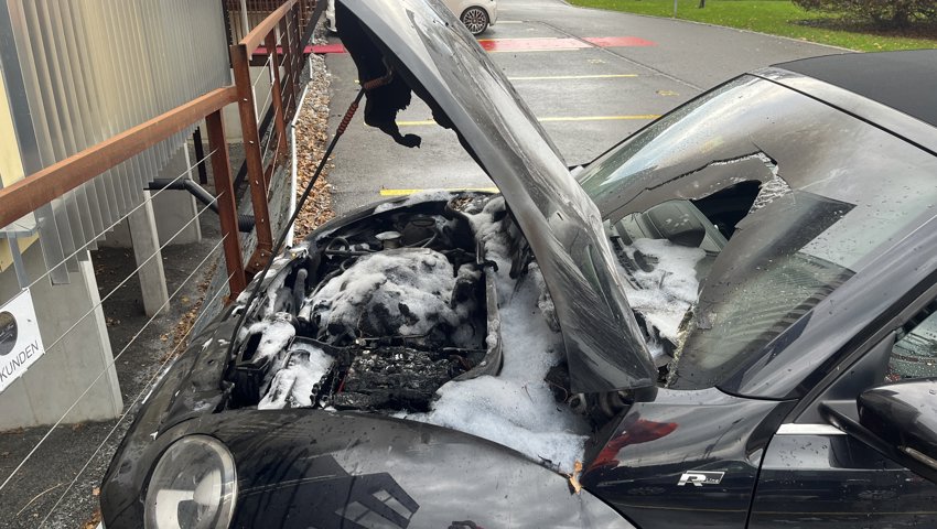 Verdächtiger Geruch im Auto: Autofahrerin stoppte ihre Fahrt