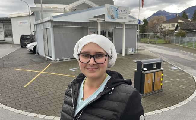 Drive-in-Bäckerei: Sie reicht das Gipfeli direkt ins Auto