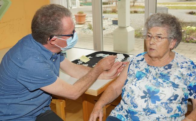 Zweite Impfung im Alters- und Pflegeheim Rheinauen