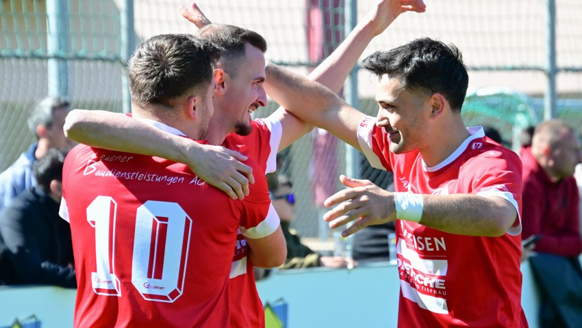 Beim FC Montlingen läuft’s derzeit rund: In der Rückrunde haben die Roten in fünf Spielen zehn Punkte geholt. Beim FC Montlingen läuft’s derzeit rund: In der Rückrunde haben die Roten in fünf Spielen zehn Punkte geholt.
