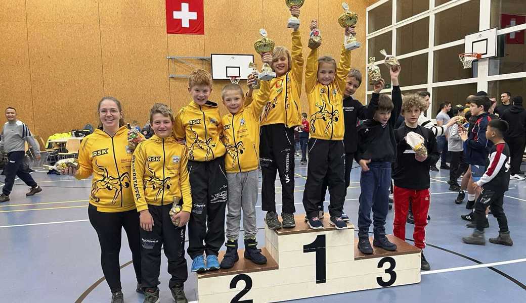 Die Kriessner Nachwuchsringerinnen und -ringer freuten sich über einen gelungenen Saisonabschluss in Flaach.  