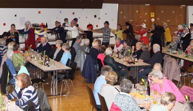 Die Ü-60-Jährigen feierten Fasnacht mit Musik, Zauberei und ausgefallenen Kostümen