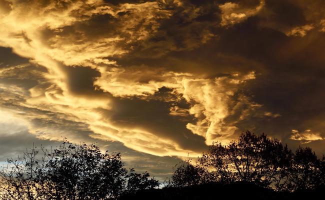 Goldener Herbsthimmel