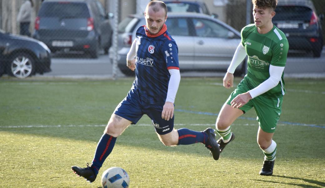 Der FC Rheineck (mit Senad Krasniqi, links) will gegen Vaduz III punkten.