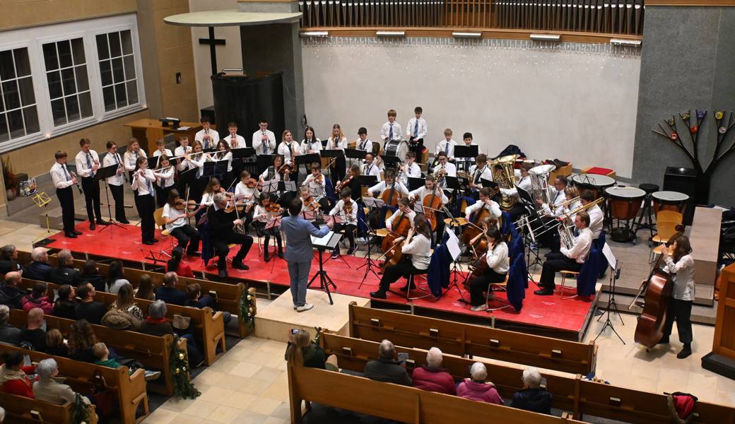 Das Finale gestalteten das Korps der Jugendmusik Heiden und das Streichorchester Vivace der Musikschule Appenzeller Vorderland gemeinsam