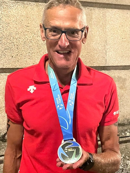 Alexander Schawalder holt den Weltmeistertitel im Aquabike Alexander Schawalder holt den Weltmeistertitel im Aquabike