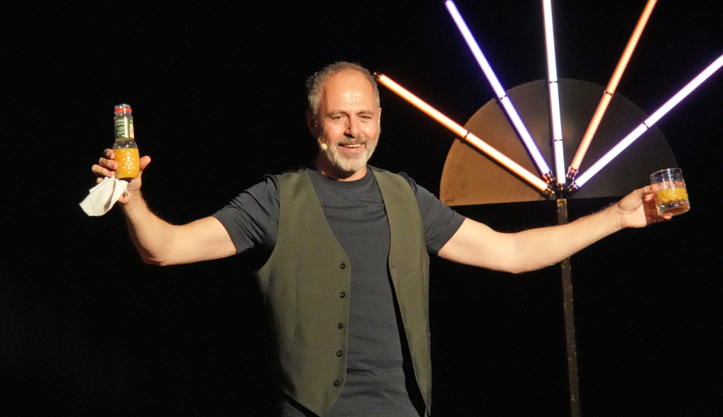 Gastspiel eines Komödianten und keinen Champagner für den Zauberer