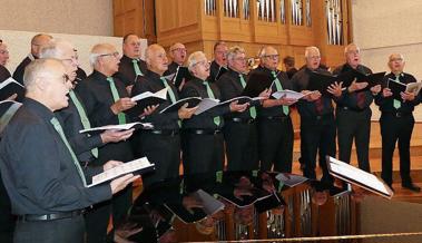 Männerchor singt  Adventslieder