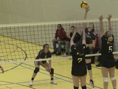 Volleyballerinnen von Rheno verlieren nach bescheidener Leistung
