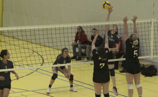 Volleyballerinnen von Rheno verlieren nach bescheidener Leistung