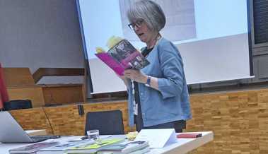 Jolanda Spirig las an der  Mitgliederversammlung