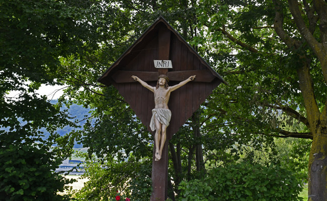Das Kreuz im Alltag wird zum Zeichen von Hoffnung und Liebe