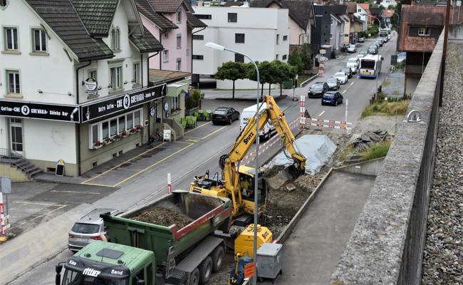 Es staut bis in die Balgacher Dorfmitte