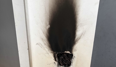 Verkehrsbehinderung an der Stossstrasse wegen Brand in Elektro-Verteildose Verkehrsbehinderung an der Stossstrasse wegen Brand in Elektro-Verteildose