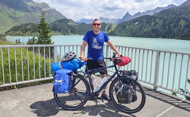 Freiheit auf zwei Pedalen: Warum Ivan Städler seine Reise ohne Vorbereitung antritt