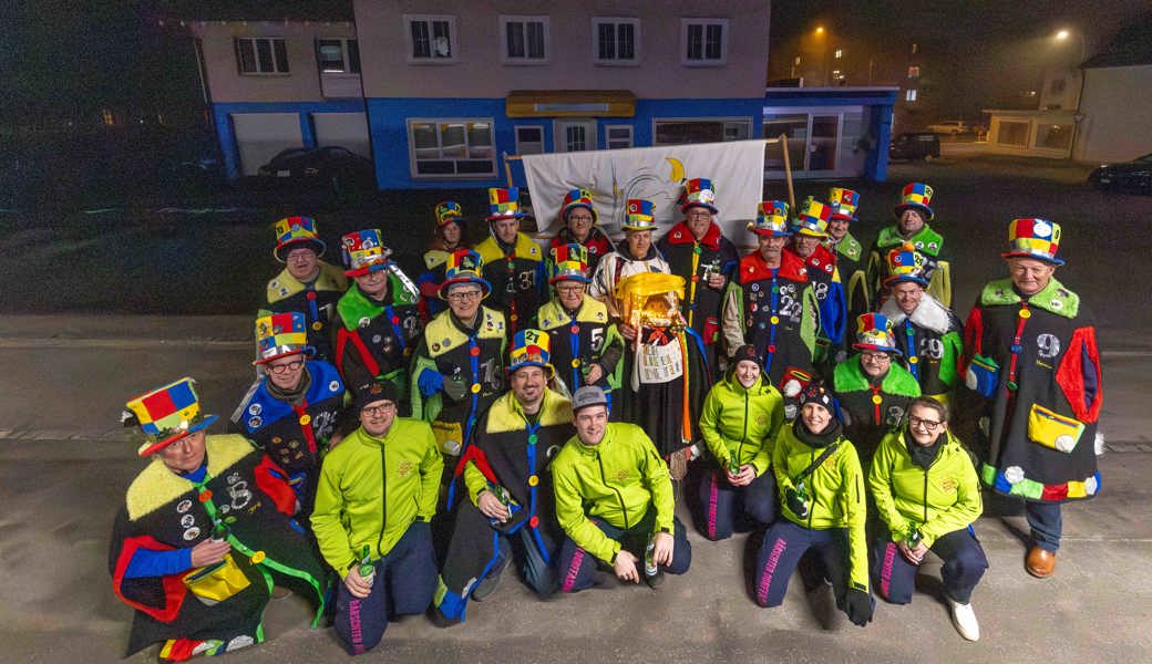 Obervögel und Fasnachts-OK vor der Detlef-Prozession