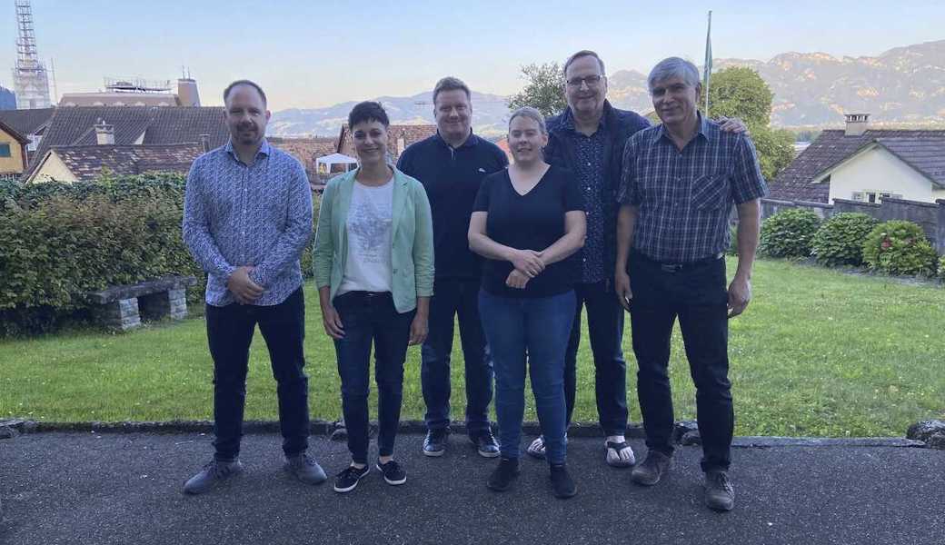 Kandidatinnen und Kandidaten der FDP Rheintal: Thomas Roth, Deborah Frei, Adrian Kleiner, Bettina Paillon, Johannes Keel und Paul Kleiner. 
