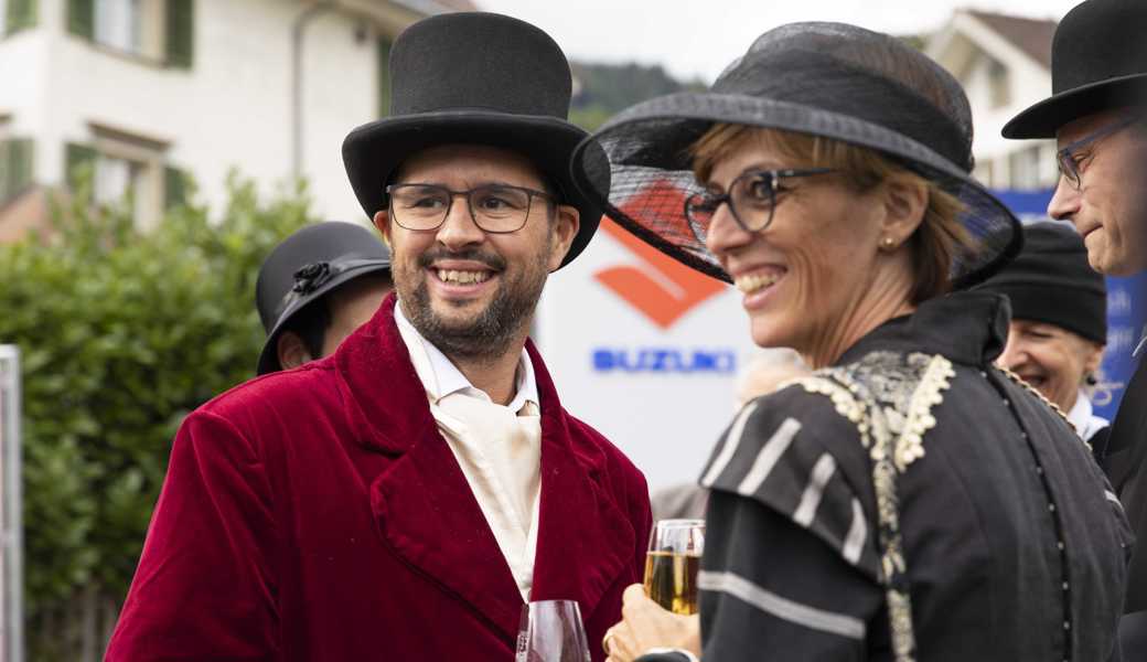 OK-Präsident Oliver Morandi ist am Torkelfest in nostalgischen Kleidern unterwegs. 